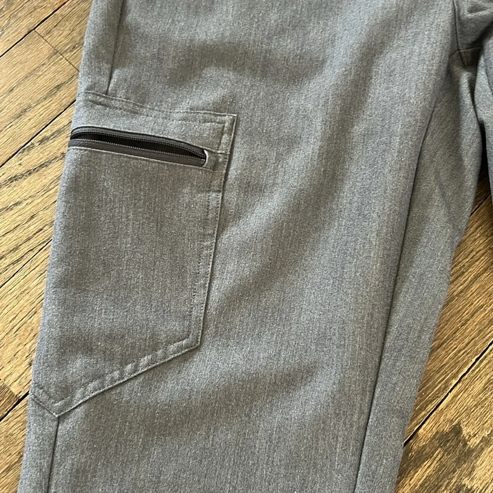 FIGS Scrubs - Picture 2 of 12